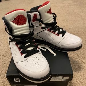 Jordan Sixty Club Youth (Big Kids) 6.5 in Boys